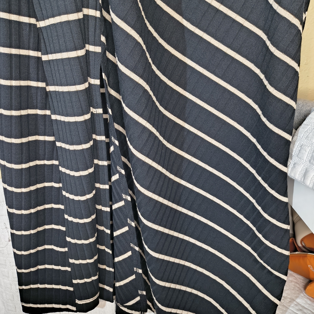 Evereve Black and Cream Striped Tie-Waist Sleeveless Midi Dress - Picture 7 of 11